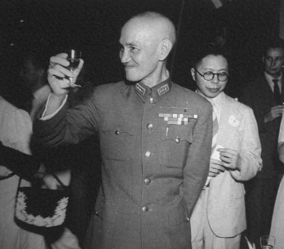 蒋介石唯一女儿有多美？先后嫁给他的“死敌”，晚年继承天价遗产，蒋介石为什么非要打