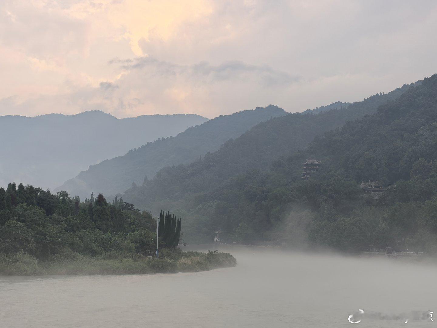 云雾都江堰☁  ​​​