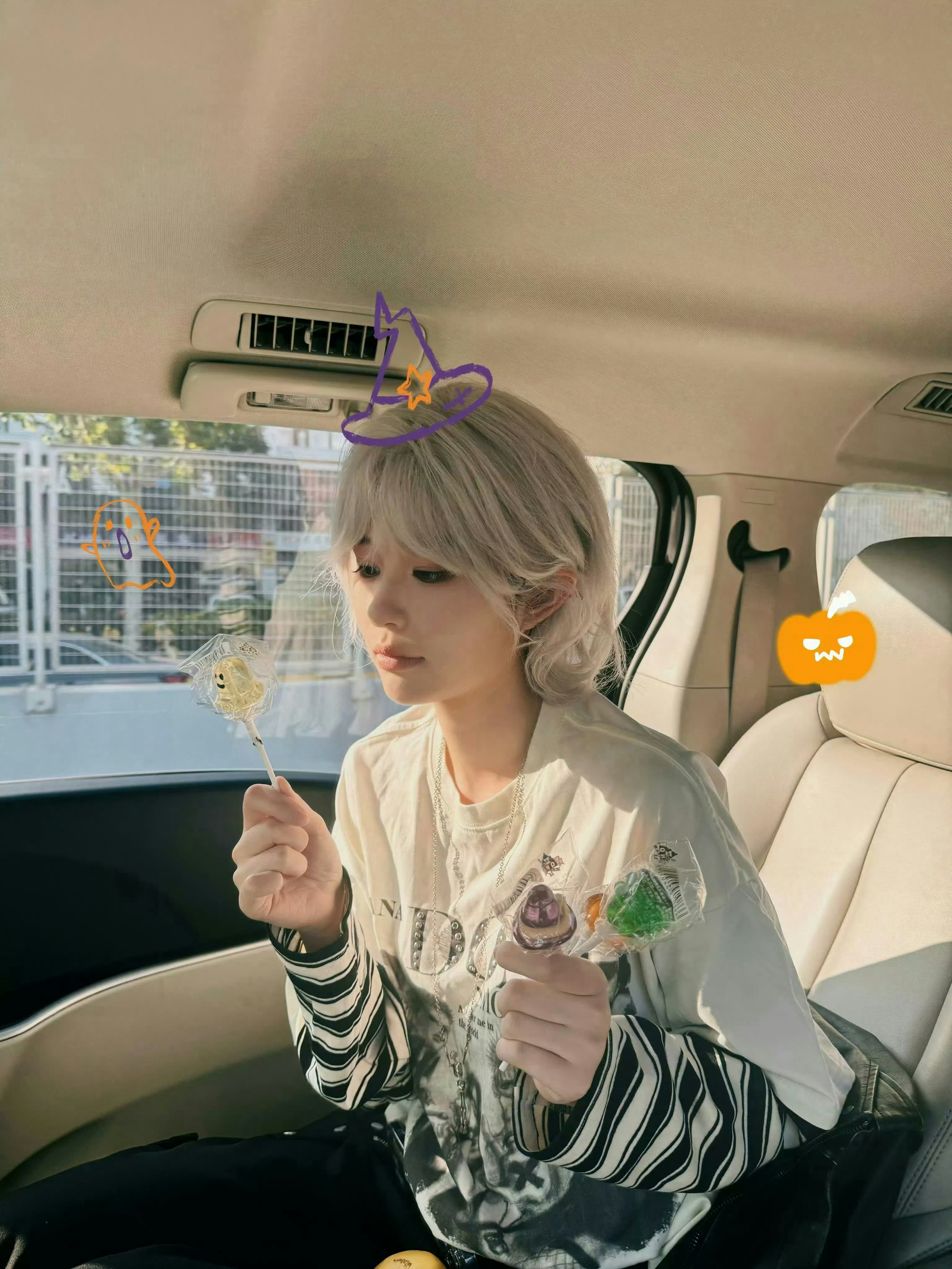 王奕、周诗雨万圣节造型🎃 ​​​