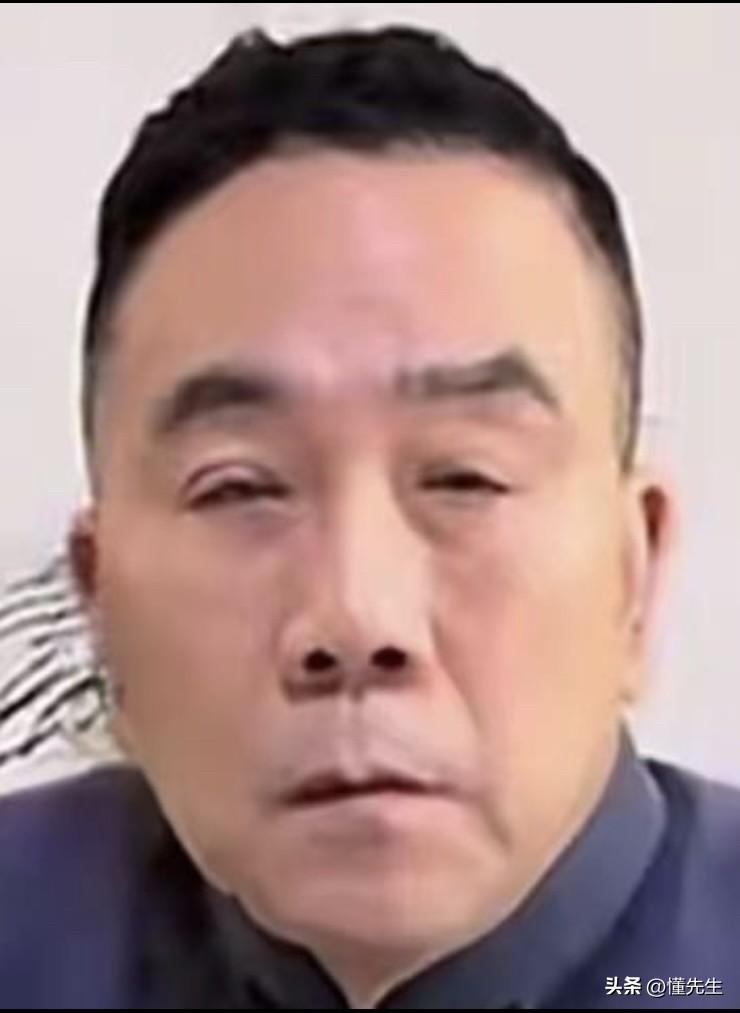 人生在世，有的人要面子，有的人要尊严，
更有人一辈子活在别人的阴影里。
一旦积攒