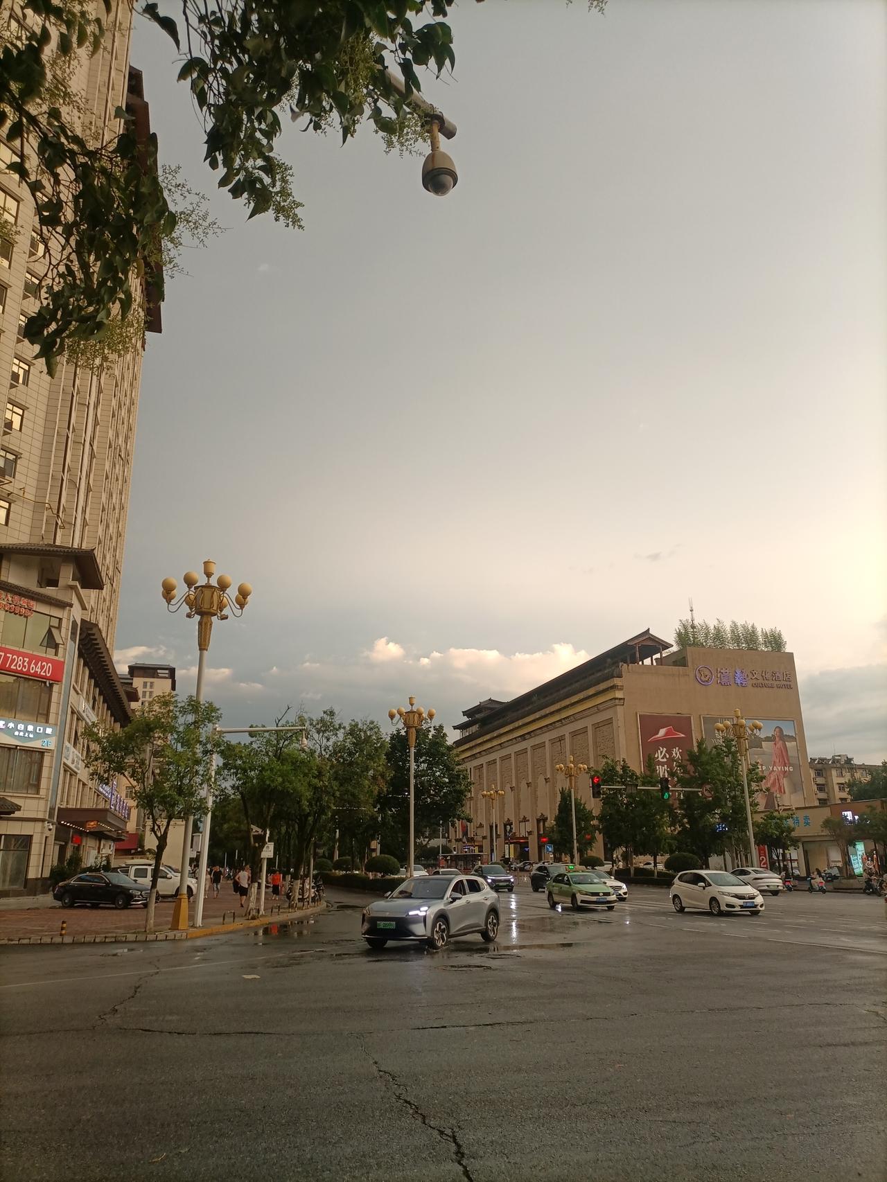 【夏之韵·一个人身上真正闪耀的东西是什么？】夏日生活打卡季
一个人身上真正闪耀的