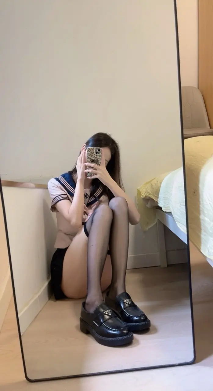 袜子找不到一对啦，将就吧