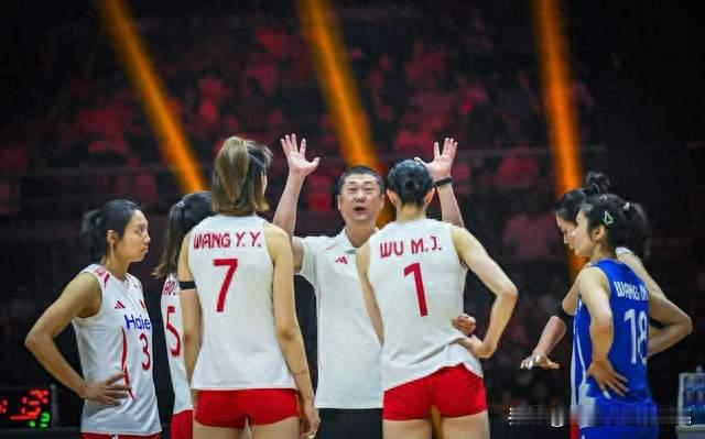 从世界冠军到连泰国都打不过，中国女排的教练选择出了大问题