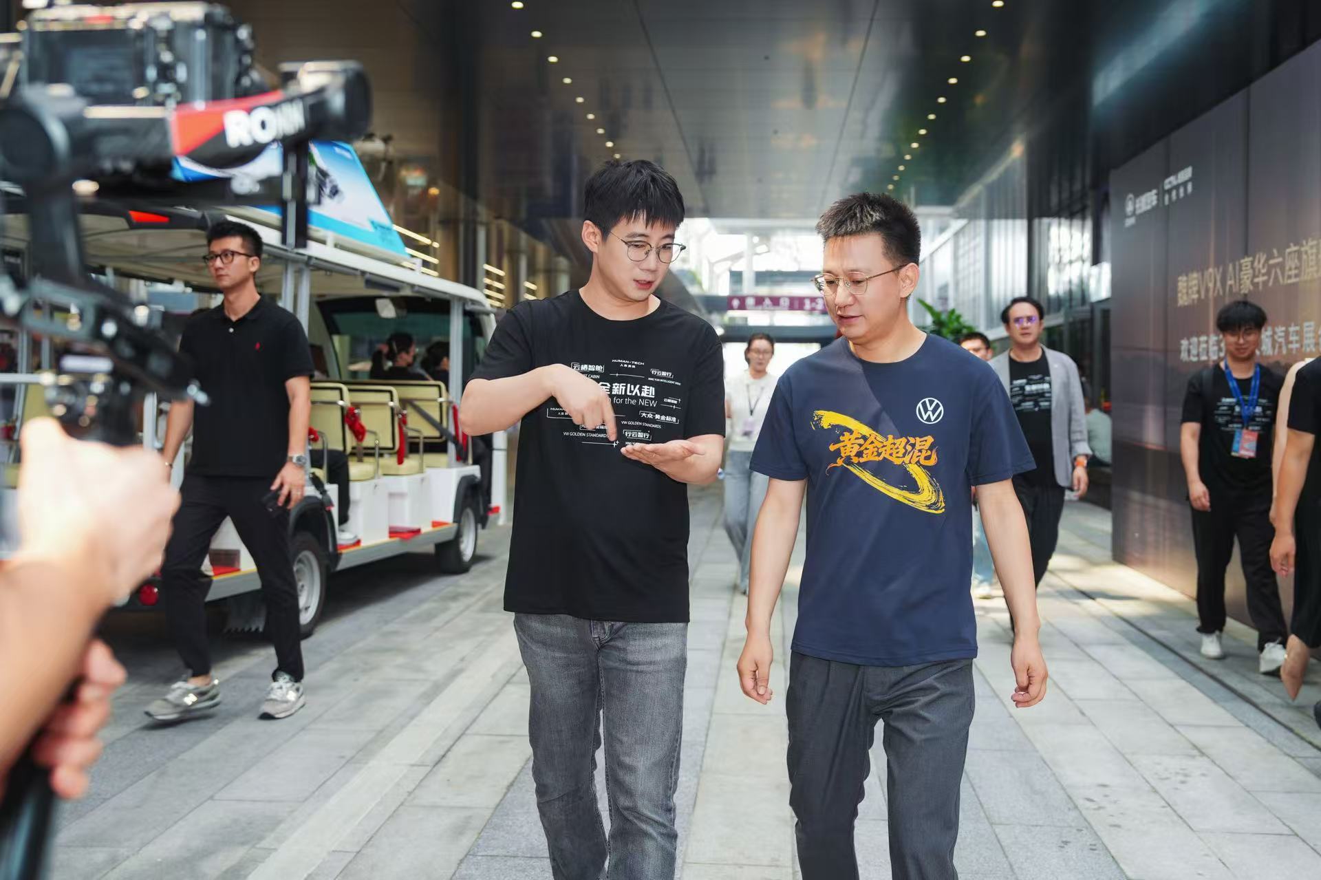 2026年粤港澳车展期间，上汽大众汽车有限公司大众品牌营销事业执行总监李俊与一汽