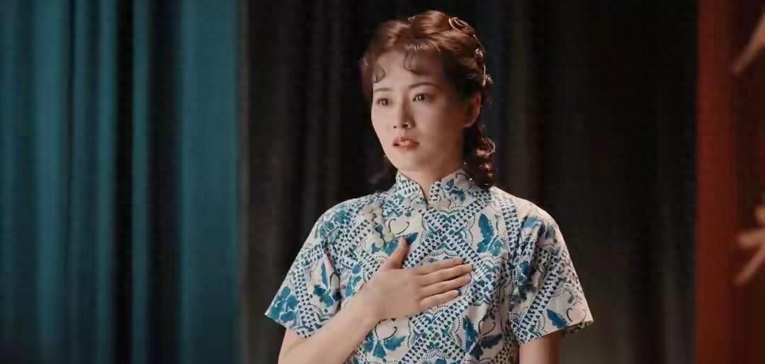 《灼灼韶华》里康二妞的经历简直是现实版“杀猪盘”。她本因褚韶华和闻知秋的帮助成功
