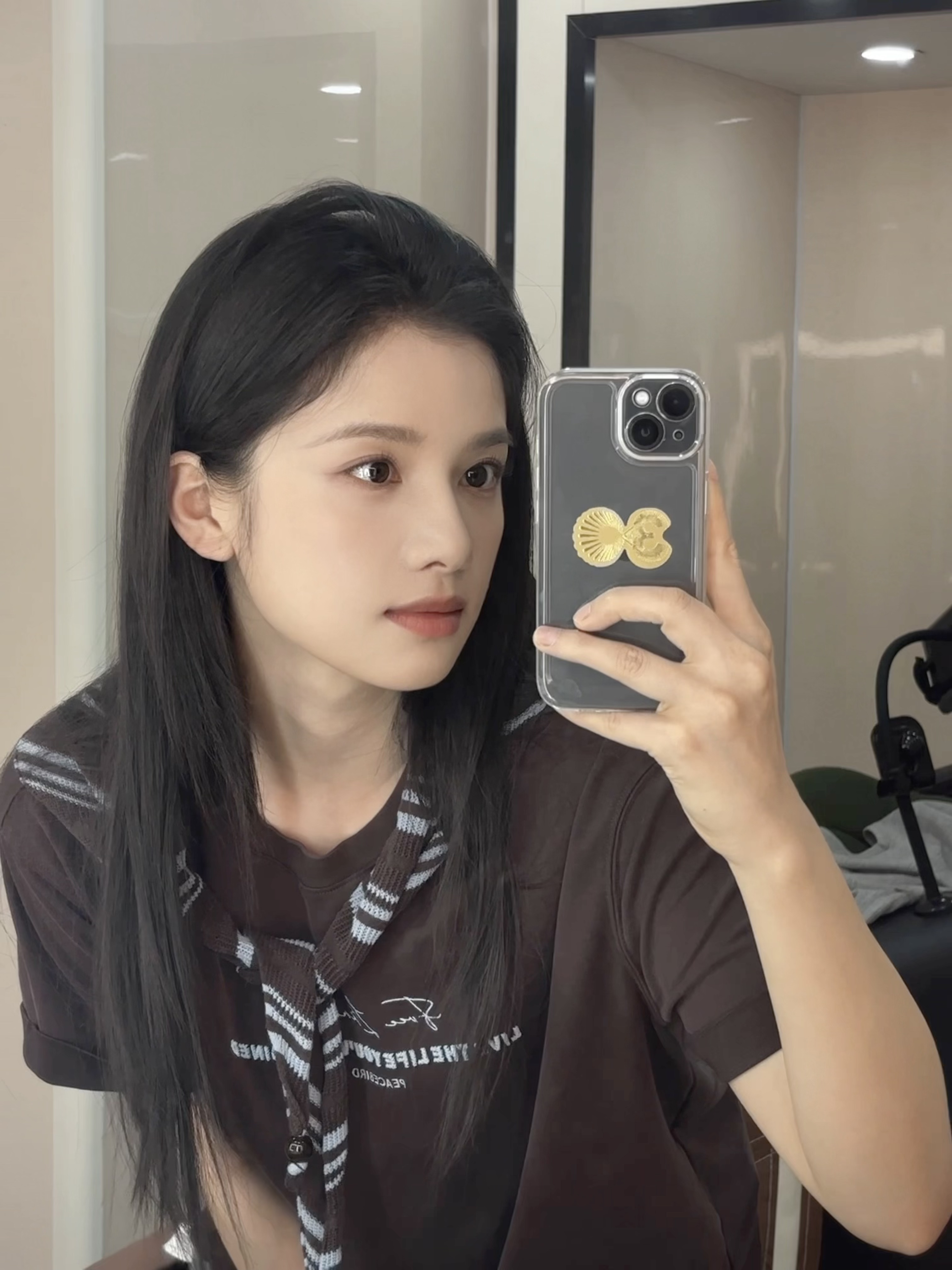 婧仪女神的对镜拍我存存存存存存🤳