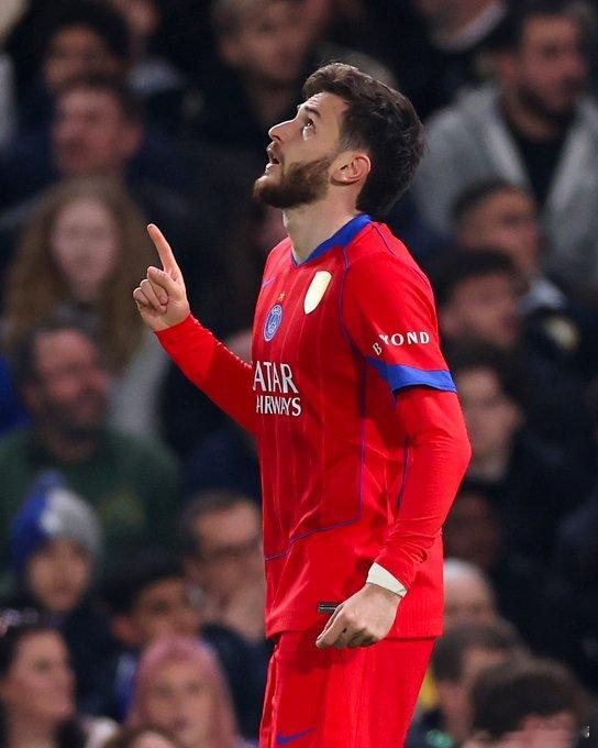 切尔西0比3巴黎圣日耳曼 巴黎两回合8比2晋级。第一回合5比2，是2比2缠了70