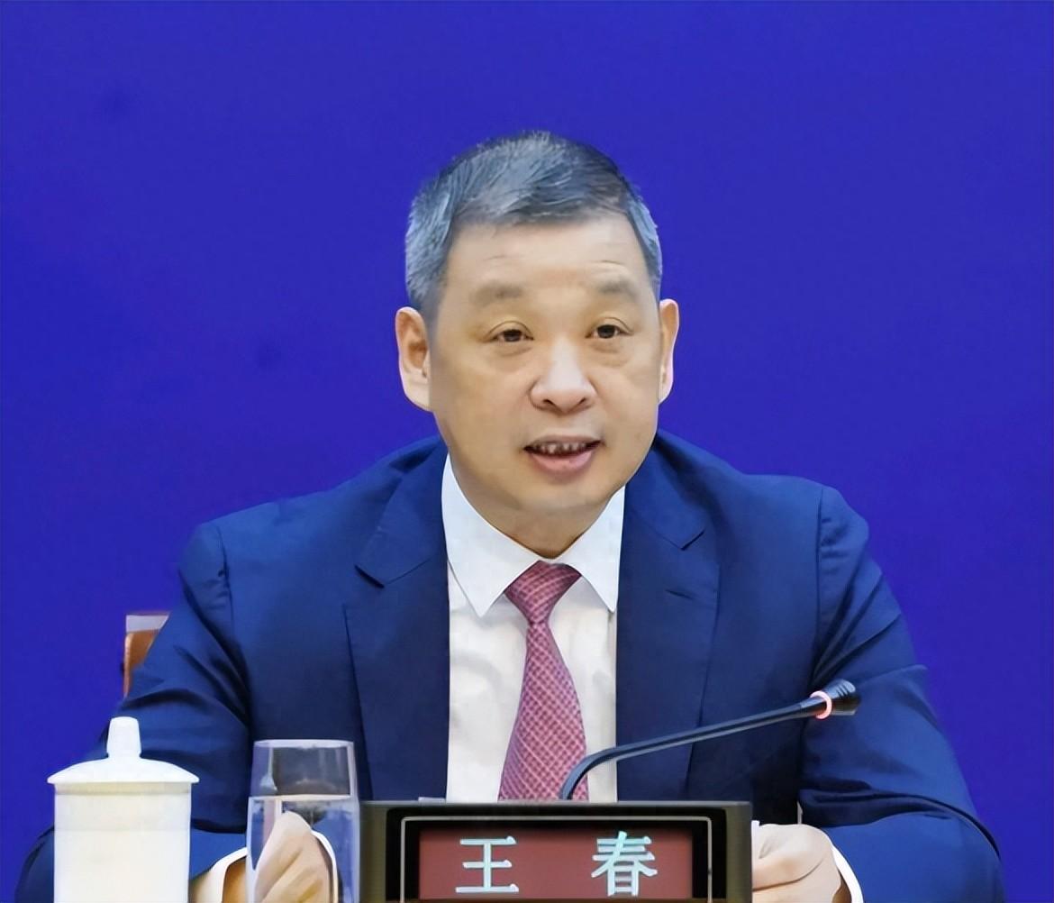 调离贵阳市，担任新职才一年多的王春任上被查。王春被查，也是贵州省住建厅三年以来落