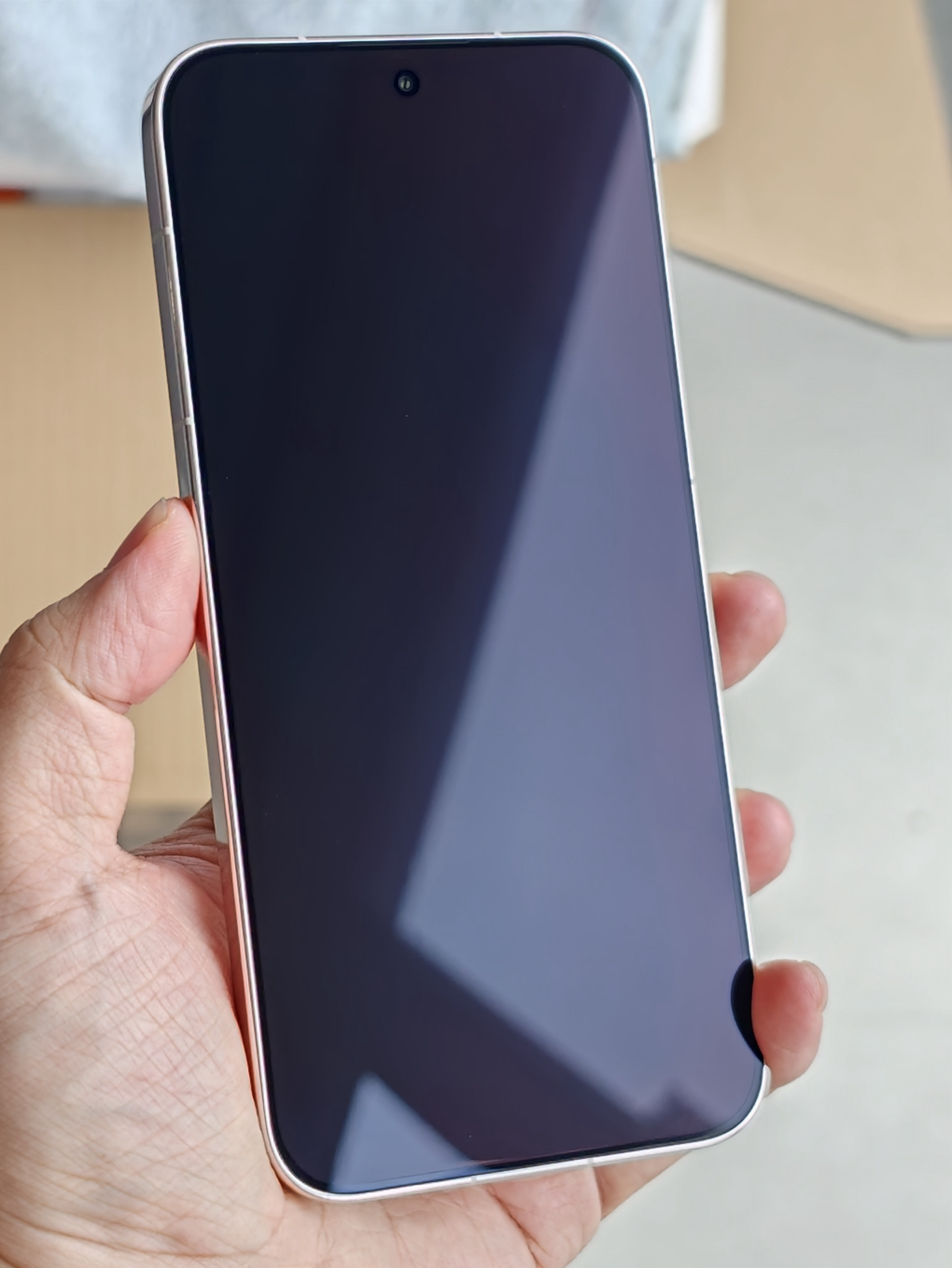 一些关于华为Pura 90 Pro Max 的发现支持eSIM出厂不预装保护膜，
