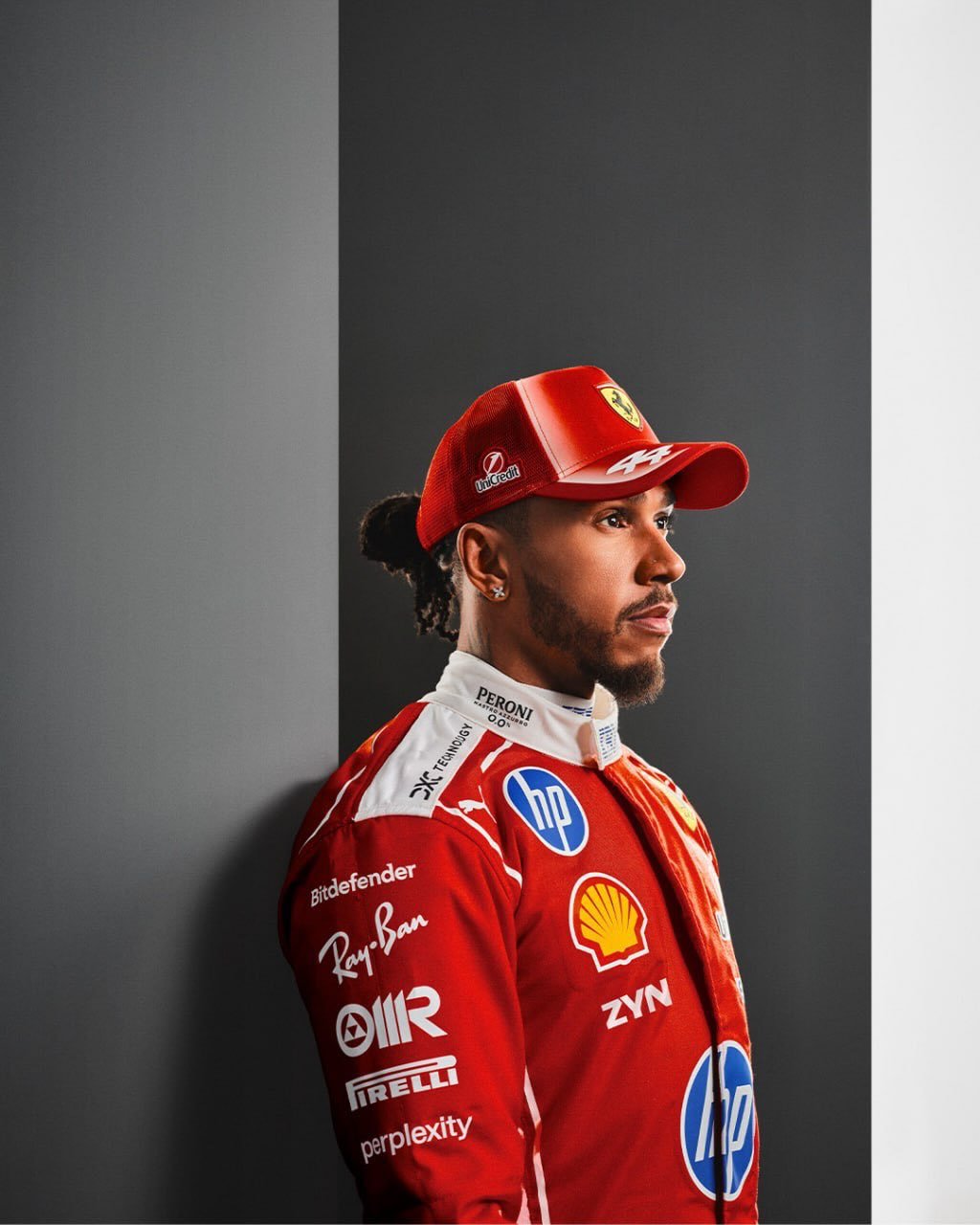 f1 法拉利车队发布2026赛季赛车服，大家来打个分吧，1–10 分你给几分？法