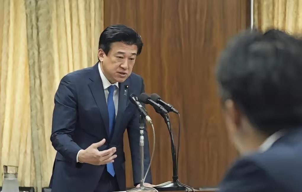 日本政府这是被“打蒙”了吧？还没搞清状况，已经开始语无伦次、胡言乱语了！
 
之