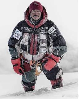中国登山者王钟遇难 52岁，海拔8047米。一条命，一个数字，一场雪崩。世界第1