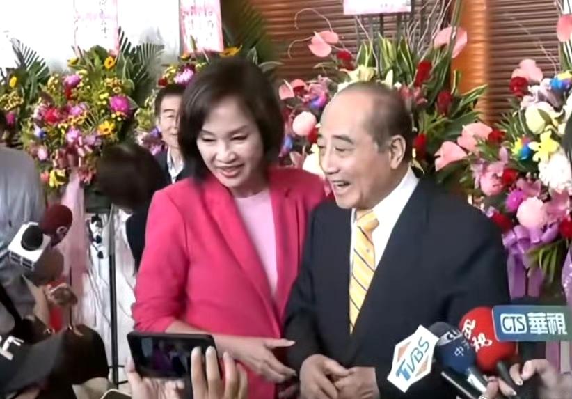 【台湾政情】王金平21日在高雄举办从政50年感恩餐会，蓝绿政客云集，却未见郑丽文