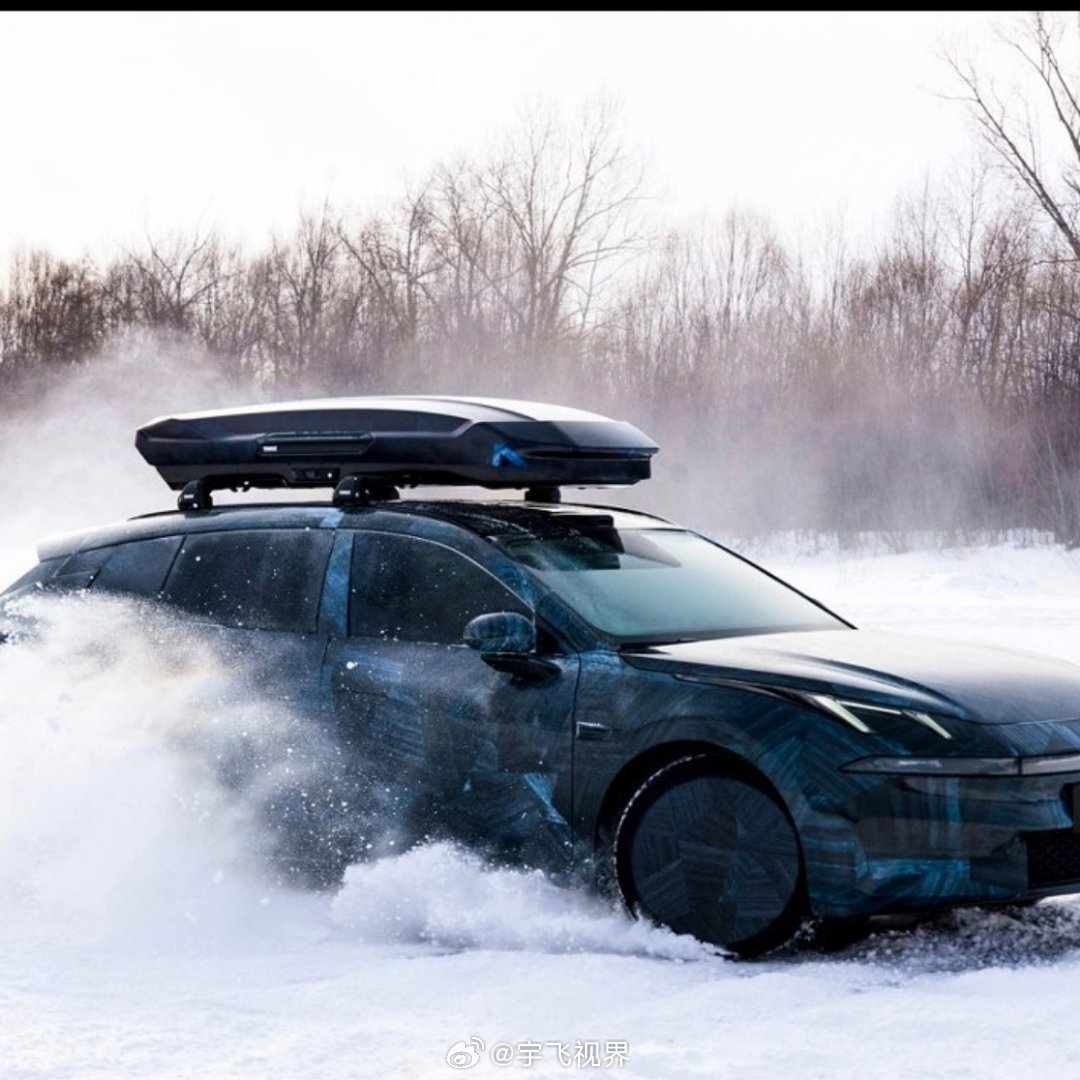 领克伪装车不装了以前新车发布前玩神秘是常态，但现在年轻人更讨厌“挤牙膏”。领克直