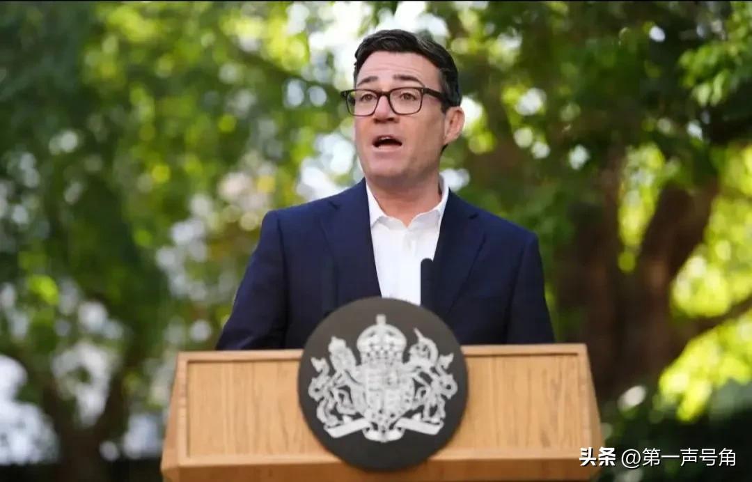 评几句

英国政坛这一番表态，看似言辞恳切，实则把老问题重新包装了一遍。社会护理