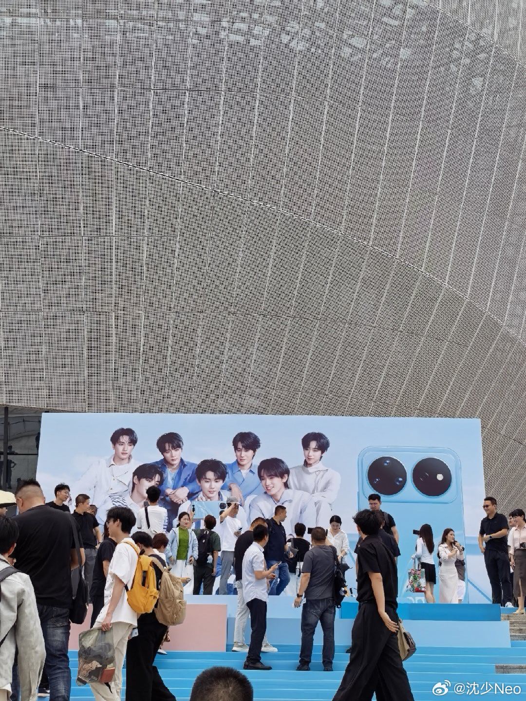 坐等发布会开始了，这次位置还挺近华为nova16及全场景新品发布华为nova16