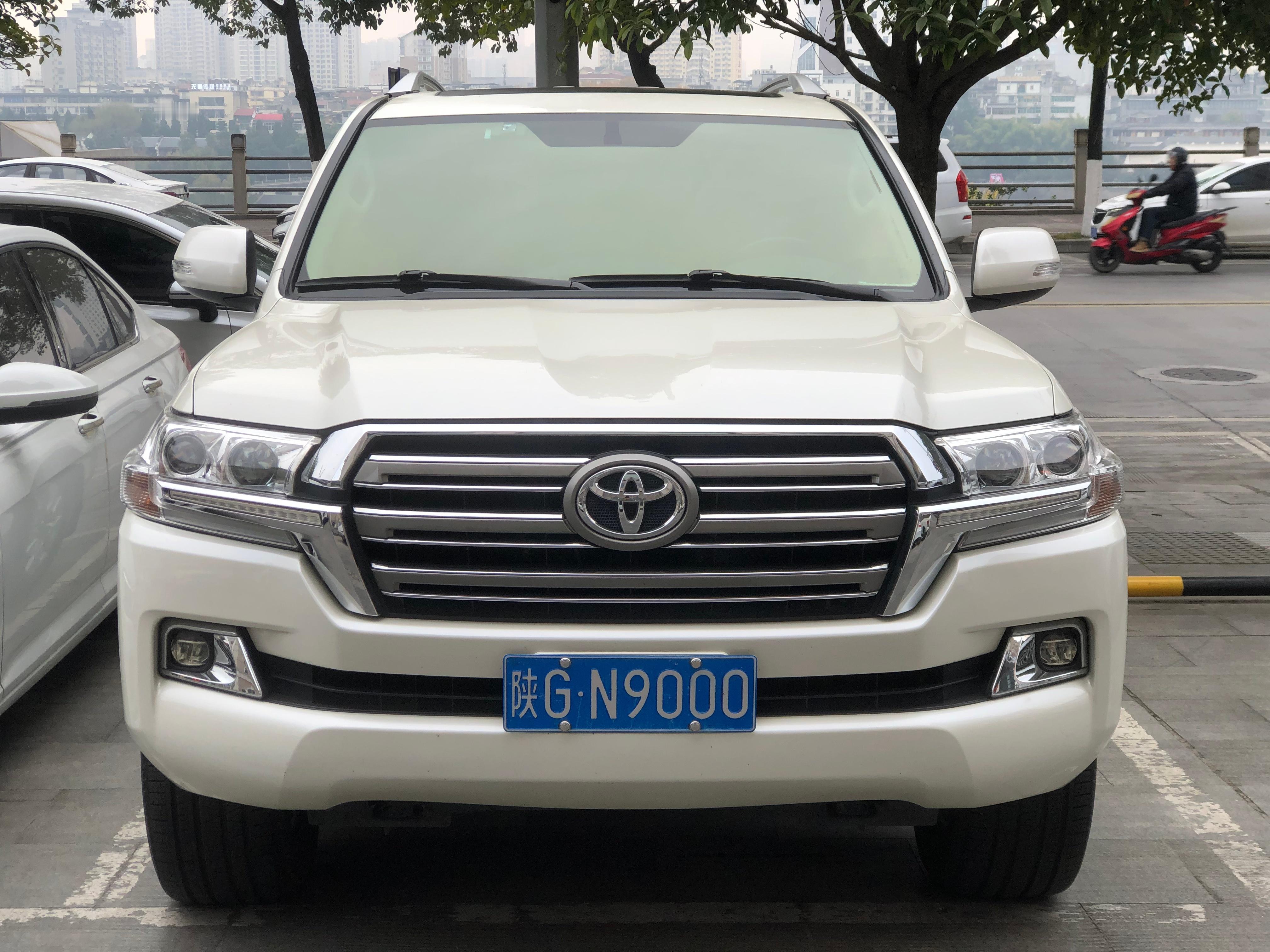 陕GN9000丰田陆地巡洋舰V6 