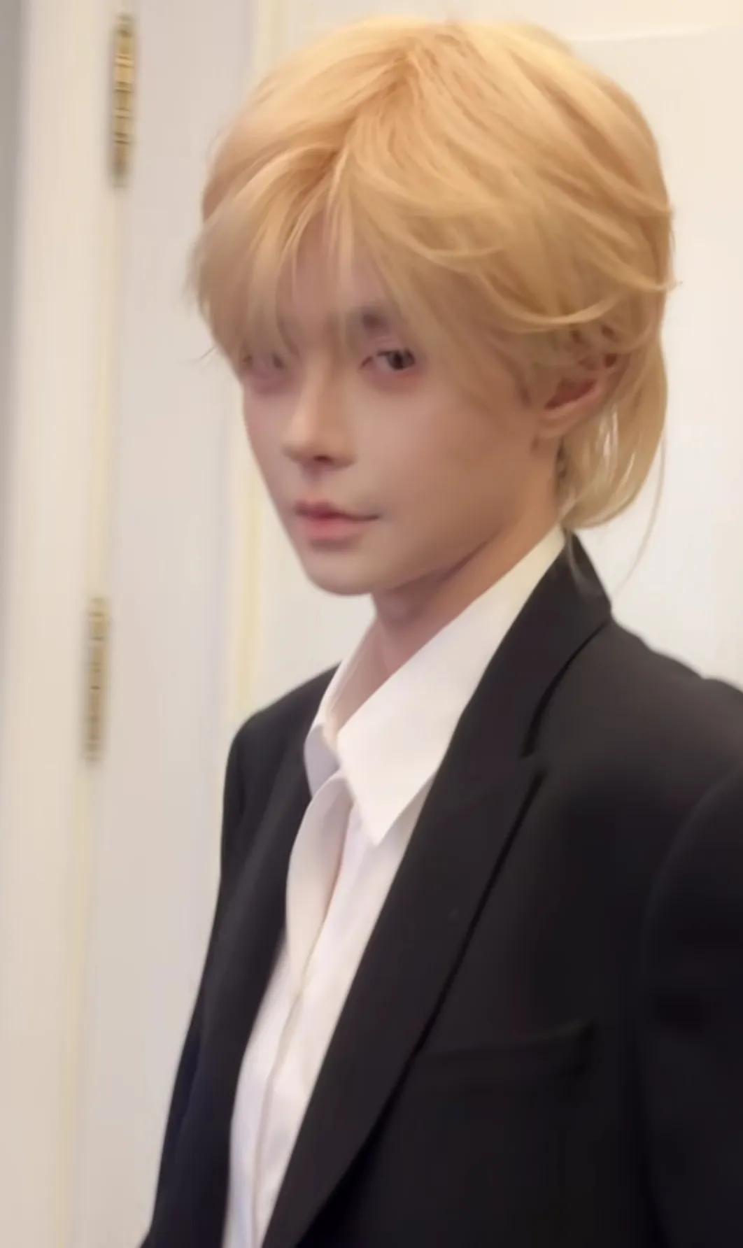 沈梦辰爆改男团，第一眼还以为是哪一个娱乐圈新面孔帅哥，感觉她这个造型好日系，挺有