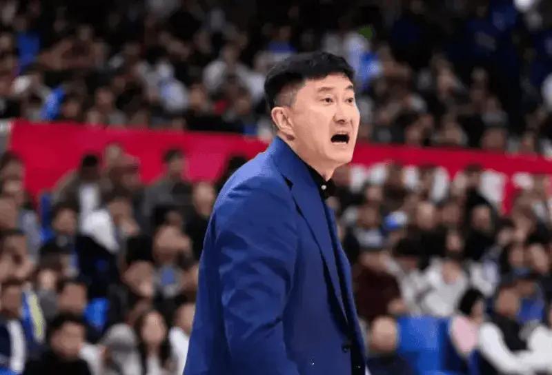 杜锋：打了18分钟好球，18分钟后大家没有能量了，领先18分后就没有表现了吧，谁