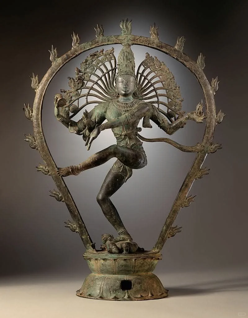 湿婆作为“舞王”（Nataraja）是印度神话中一个强大的象征。他舞动...