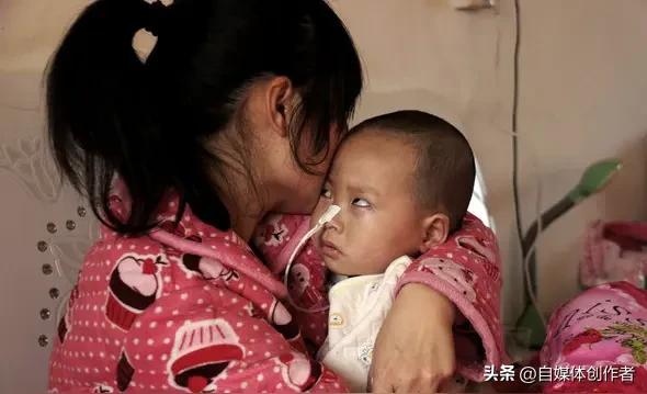 娃的暖心安慰，才是生活最软的铠甲
 
2026年3月24日9点52分，武汉的一则