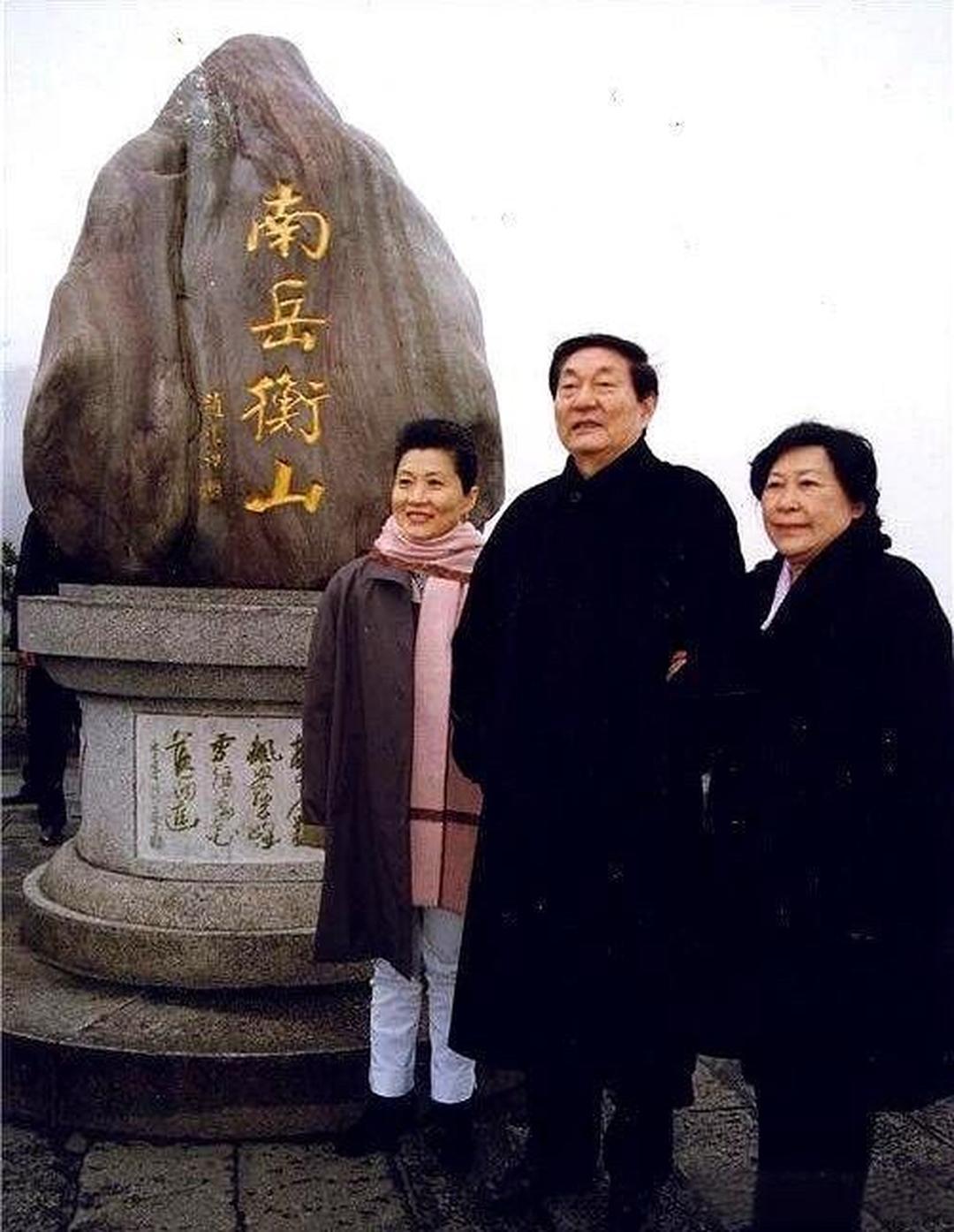 2003年11月21日，湖南南岳衡山。