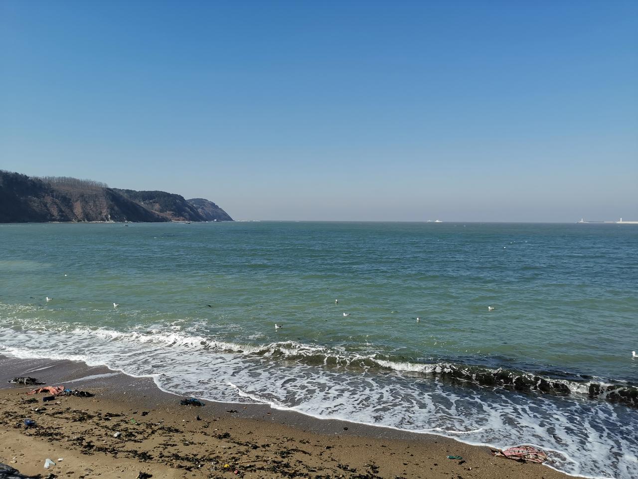 【世上本没有故乡的，只是因为有了他乡；世上本没有思念的，只是
因为有了离别】
 