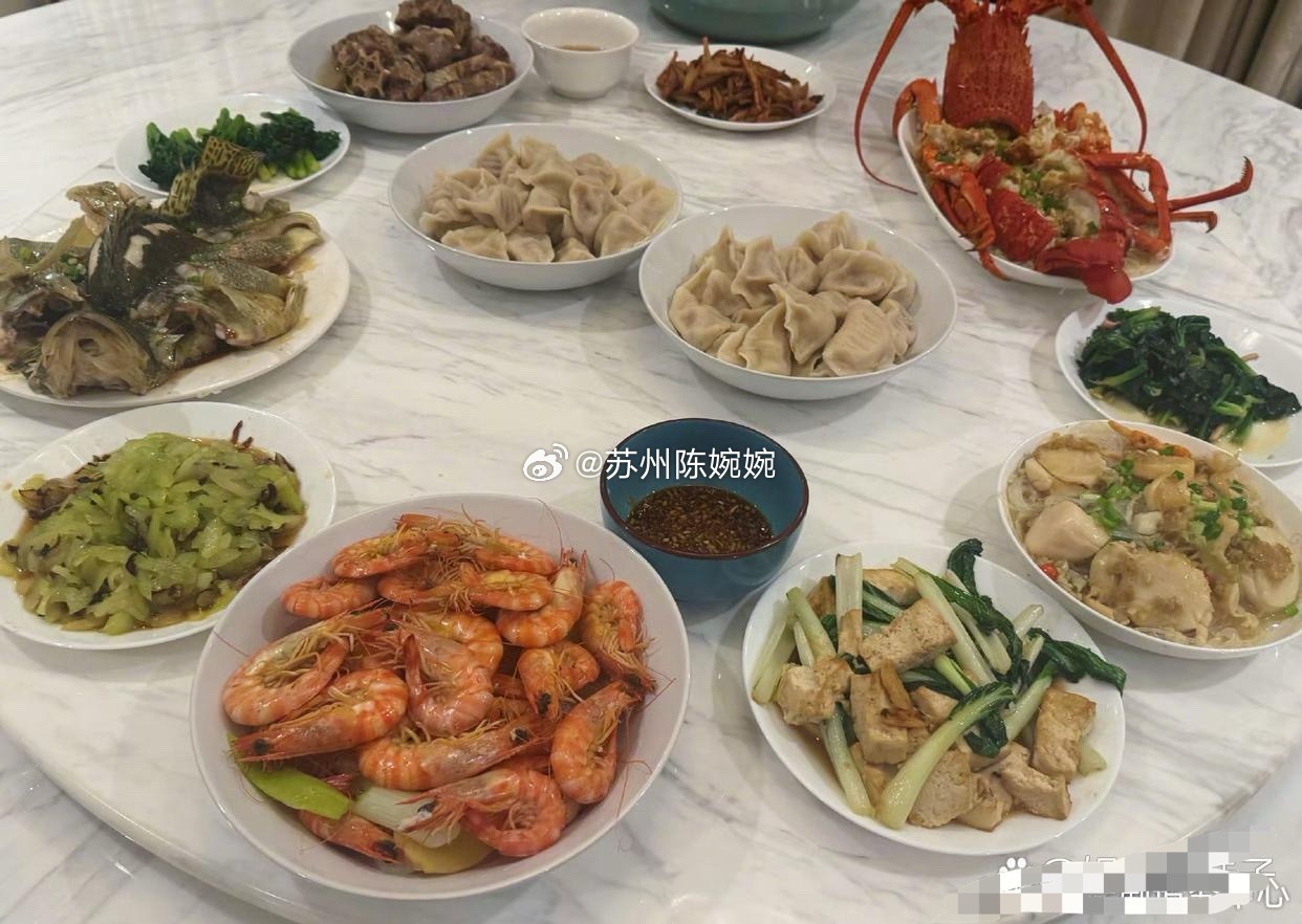 1.刘昊然和周冬雨结婚的消息传出后，粉丝纷纷在他的工作室评论区留言，要求团队针对