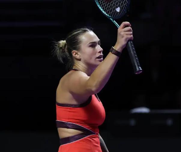 北京时间11月6日，WTA年终总决赛小组赛第三轮赛程如下：

第一场22：00，