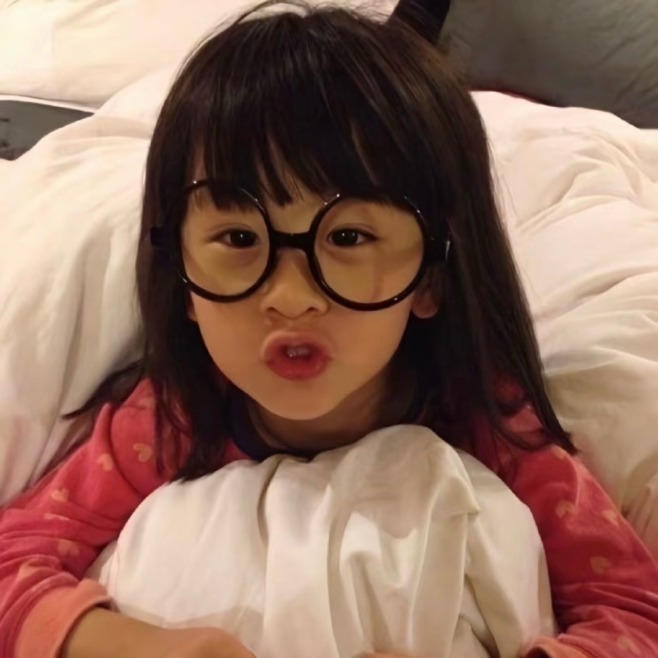 当初看综艺的时候就觉得她漂亮🥰但是每次她更新动态很多人都不喜欢她😢有时候不理