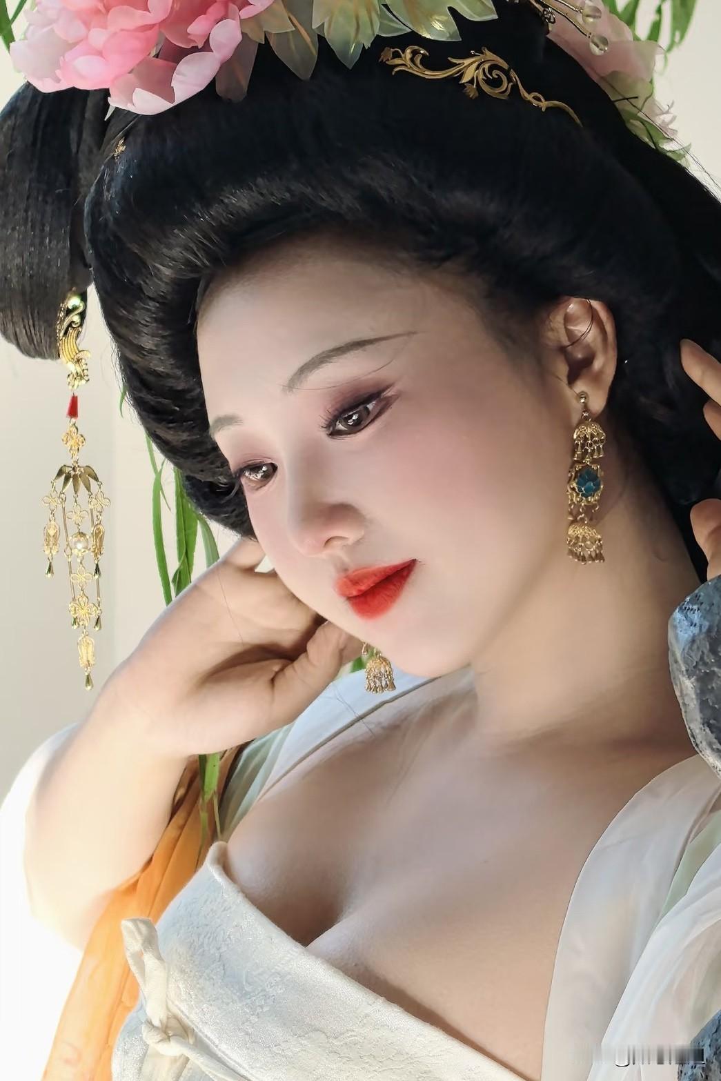 一位女护士说：
不好色的男人，其实就分两种，一是经济不行，没底气也没资本动心思；