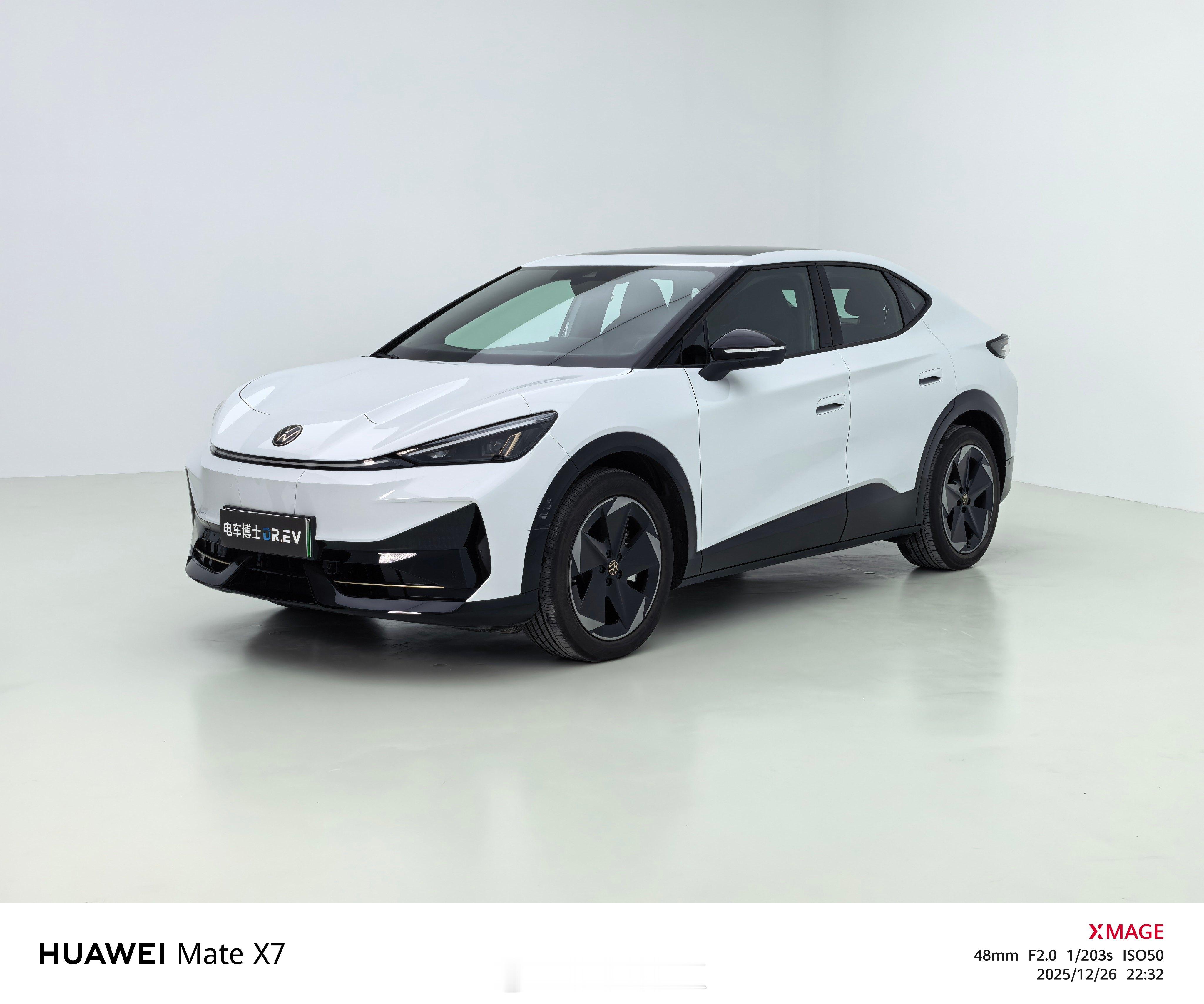 大众与众06，历史悠久的MEB平台设计的产品。 坐进驾驶舱之后，我甚至有点感动。