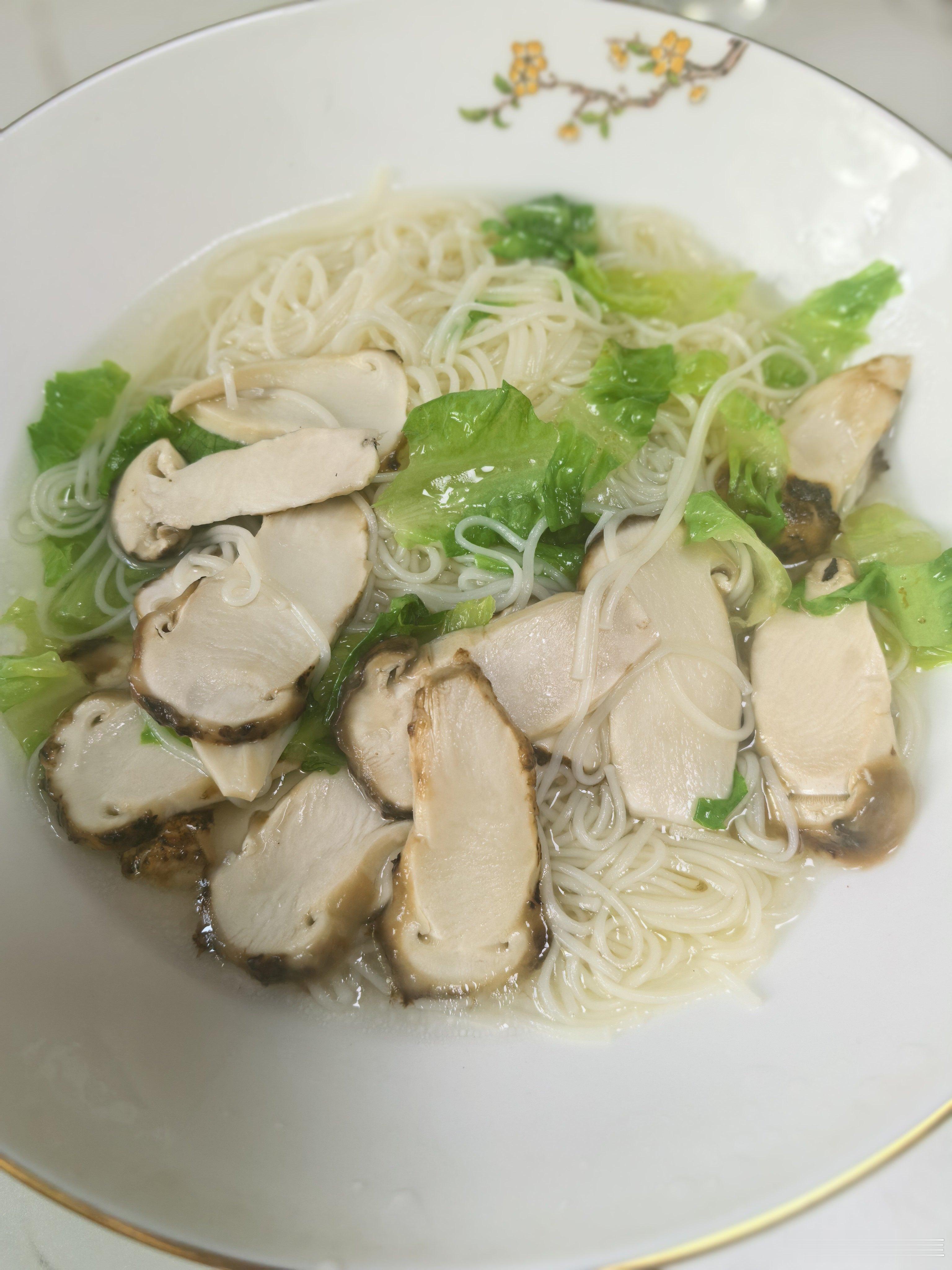 是日午餐……松茸素面 