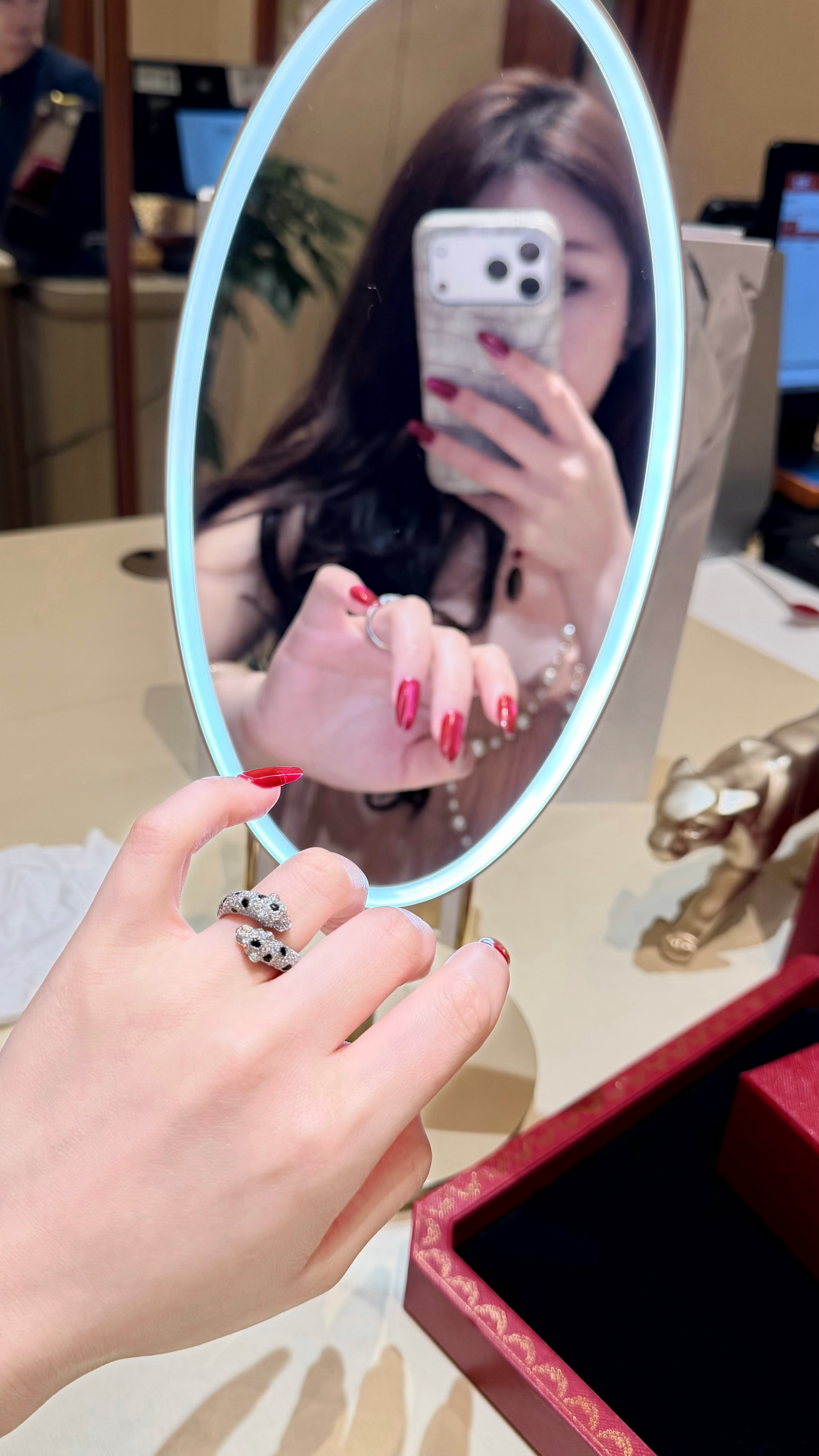 来取我的Cartier 我的闪钻小猎豹啦满钻小豹子 意味着 💎赚🐆爆 哈哈哈