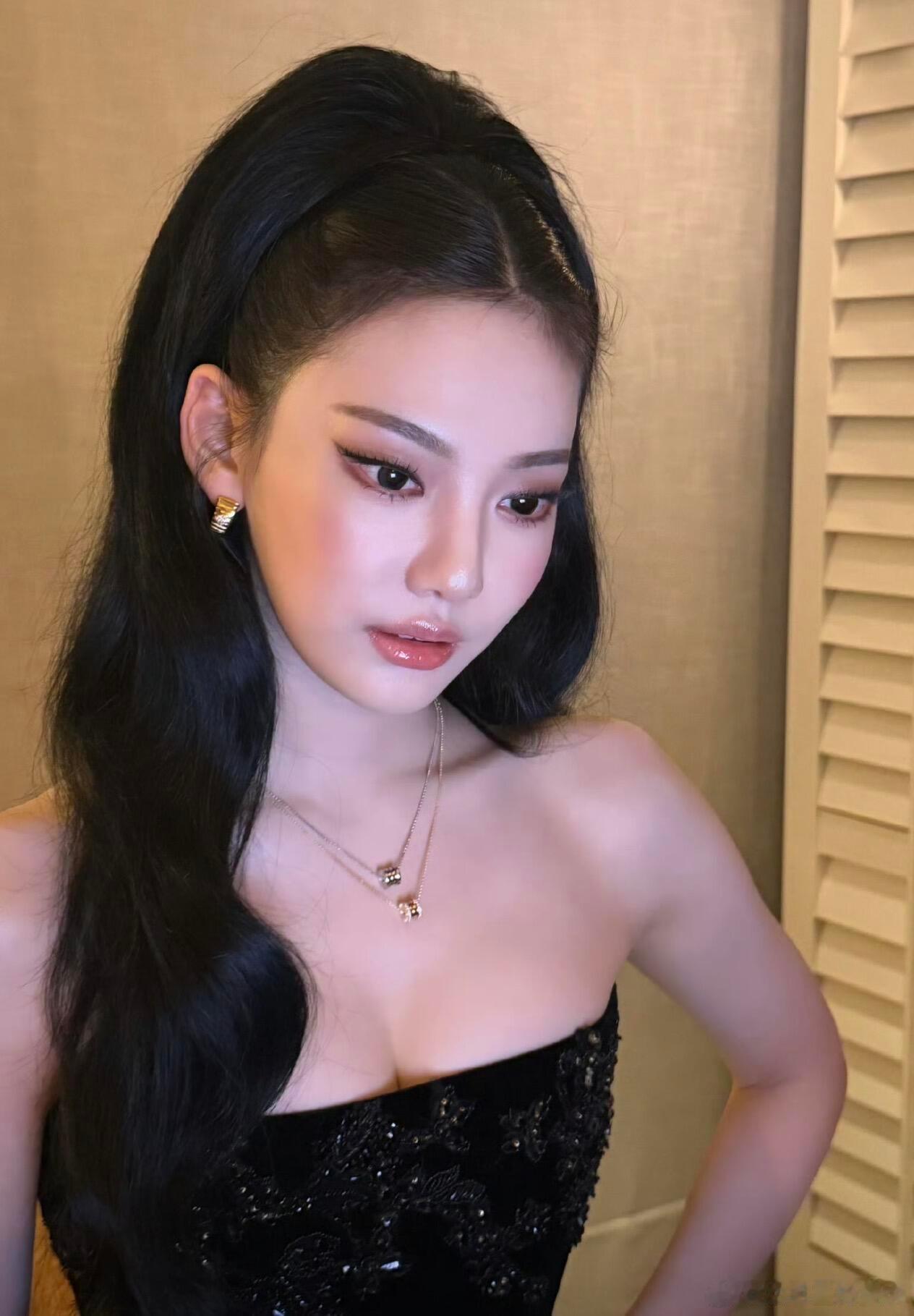 高贵女神宁艺卓 