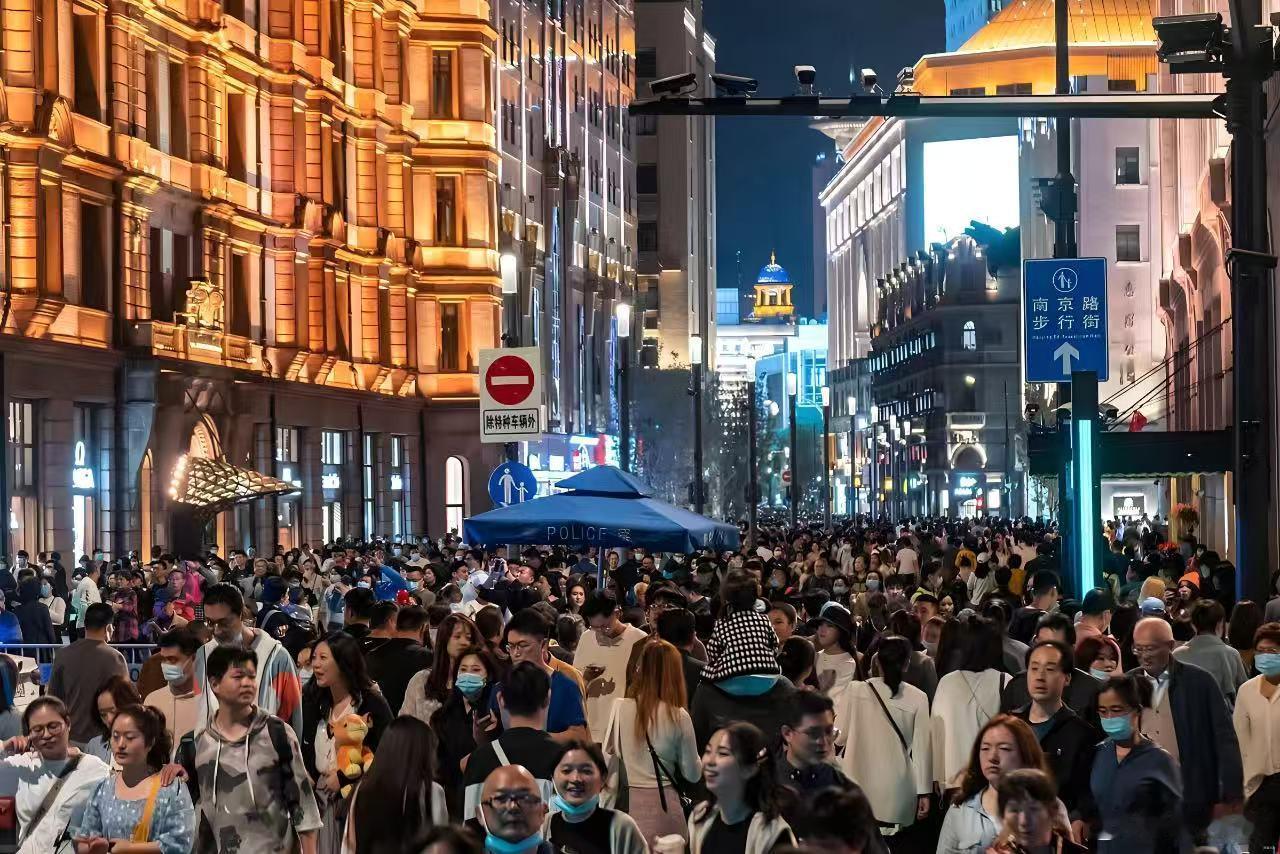 你还有心情看世界杯吗美加墨世界杯，已经拉开战幕，朋友圈里却少了那种躁动。问了一圈