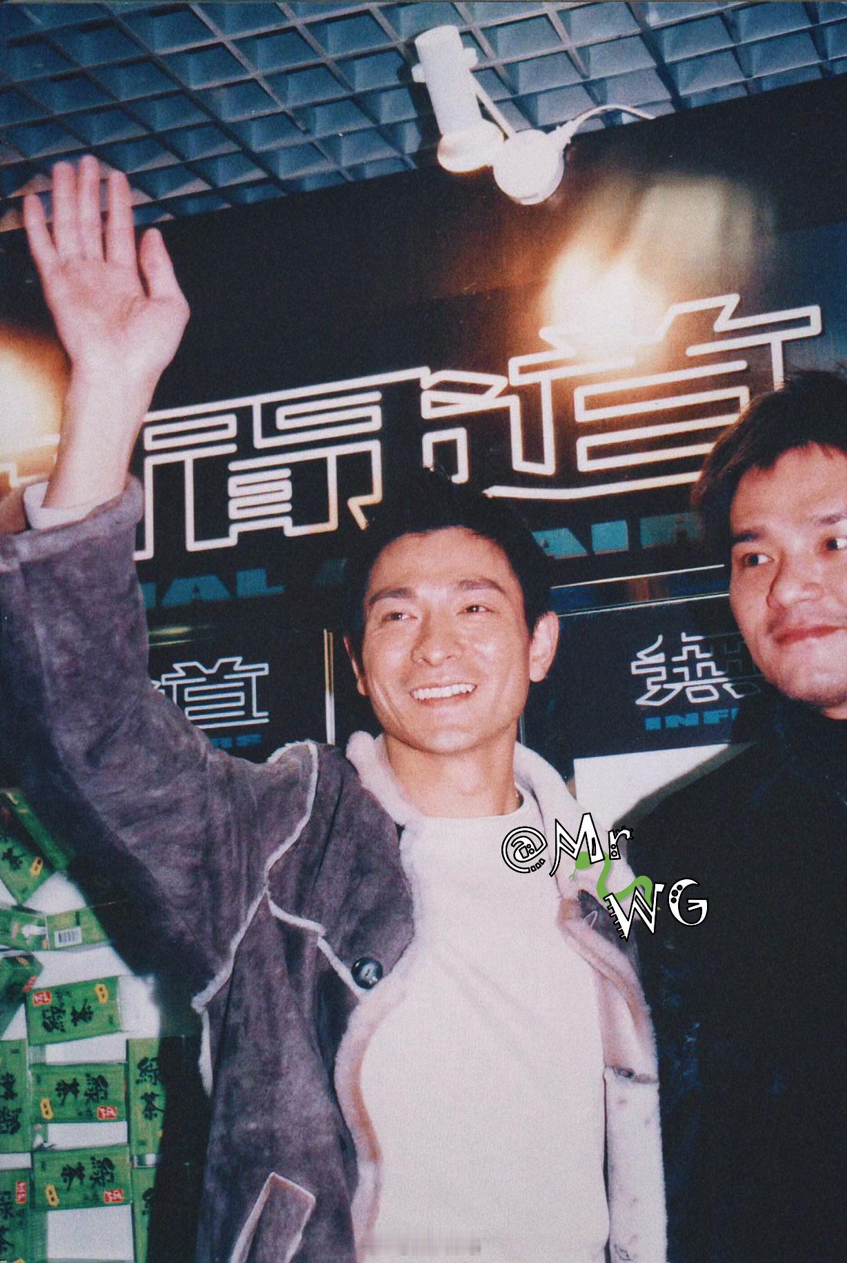 刘德华[超话]独家扫描 中秋赏最帅的华仔[酷]——“刘健明”和“大B”，2002