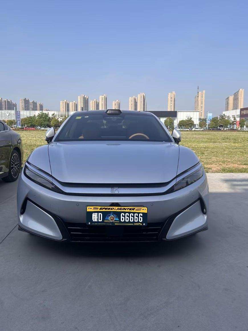 比亚迪汉LEV是中大型纯电轿车中绕不开的一个选项，竞争力还是很强的。到现在刚好上