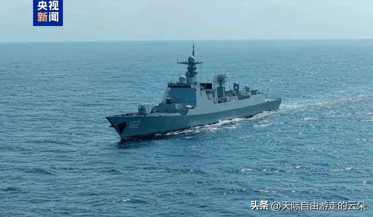 绕地球11圈！今天，南宁舰抵港，这个“海上满勤王”的绰号太贴切了

7月2日清晨