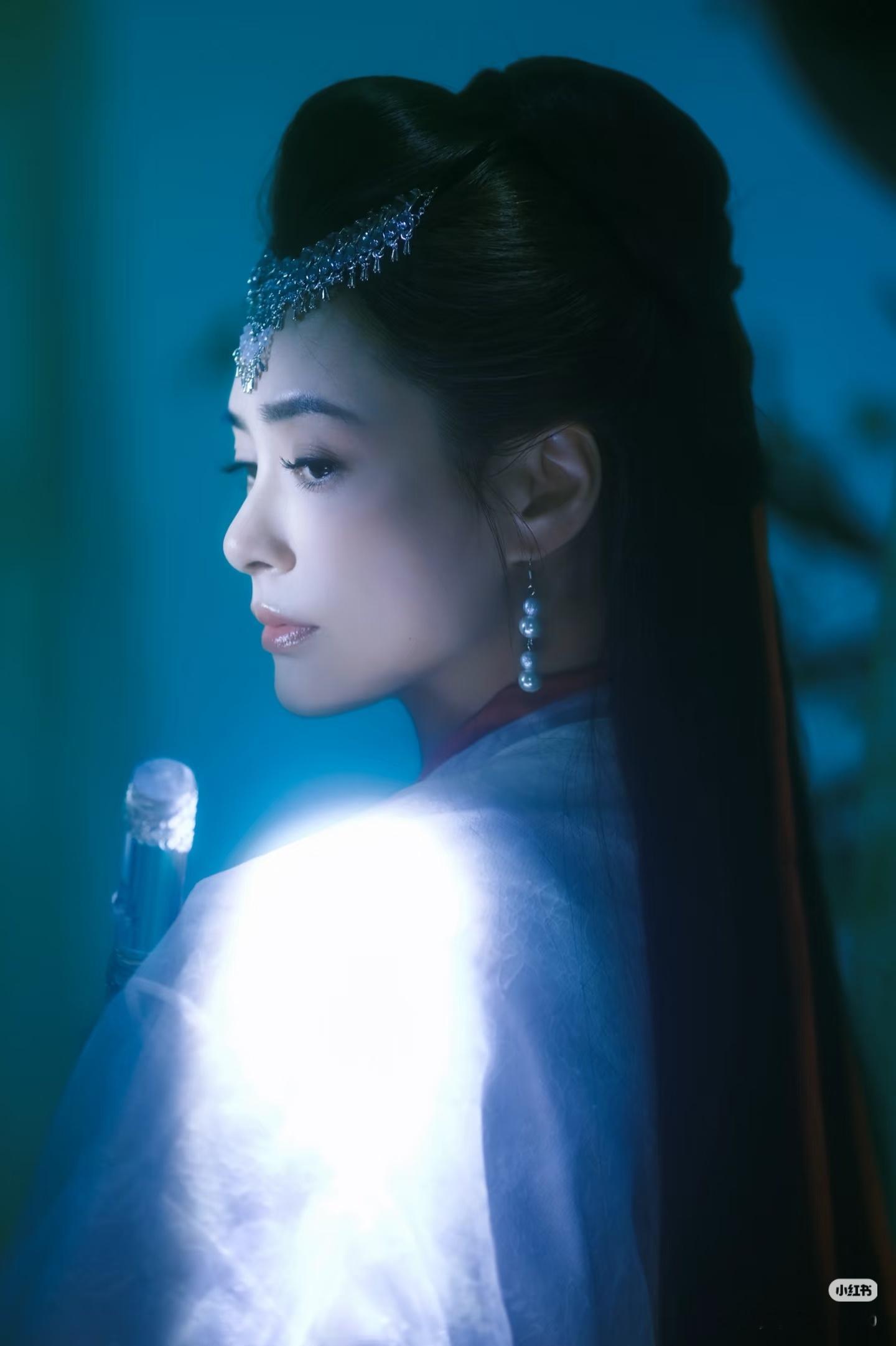 居然有一天能看到女神再扮仙乐[苦涩]这么多年一点都没变啊！！！ ​​​