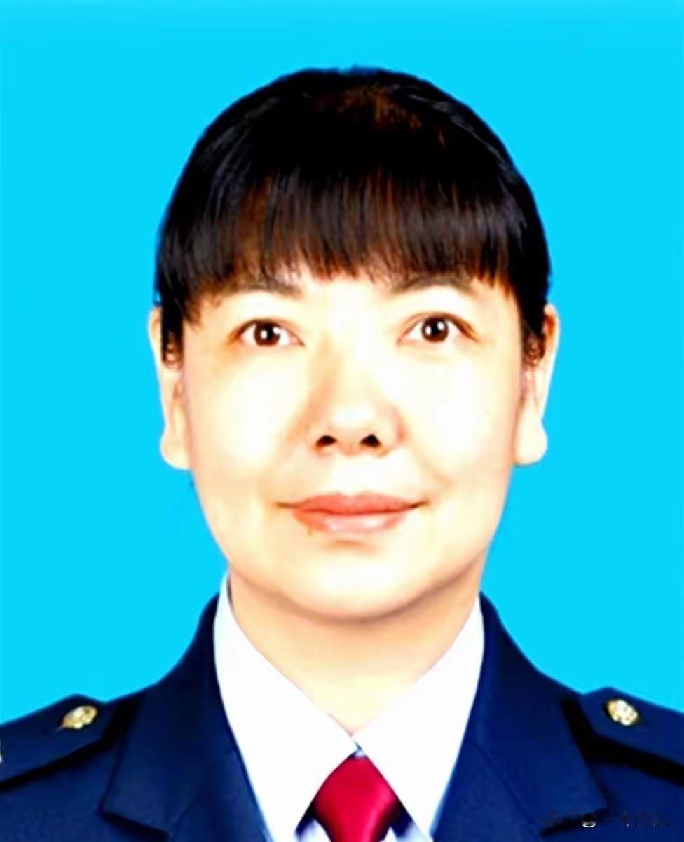 云南玉溪红塔区税务局的科员苏云翠，从2006年起把亲戚家的四个孩子连同70多岁的