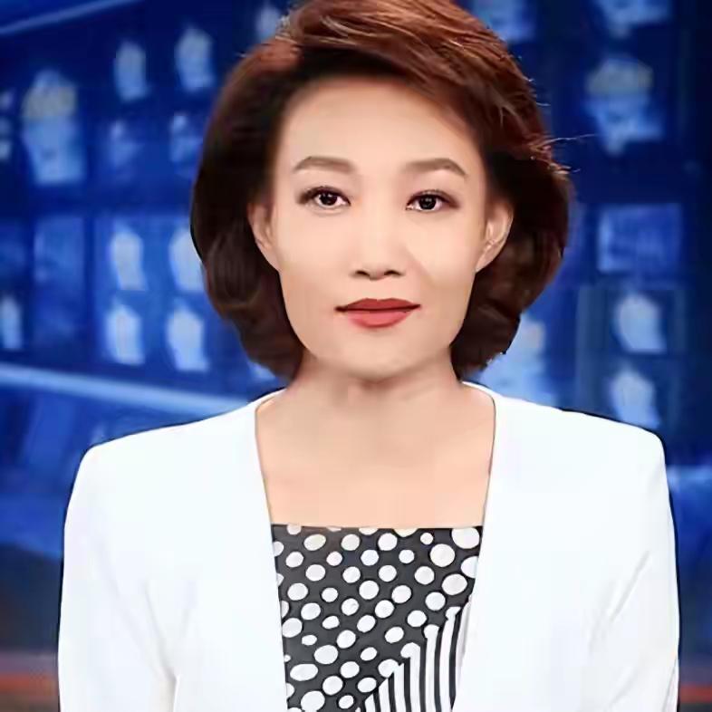 她消失两个月没吭声，全网造谣，回归一刻我瞬间破防
 
李梓萌，这个守了《新闻联播
