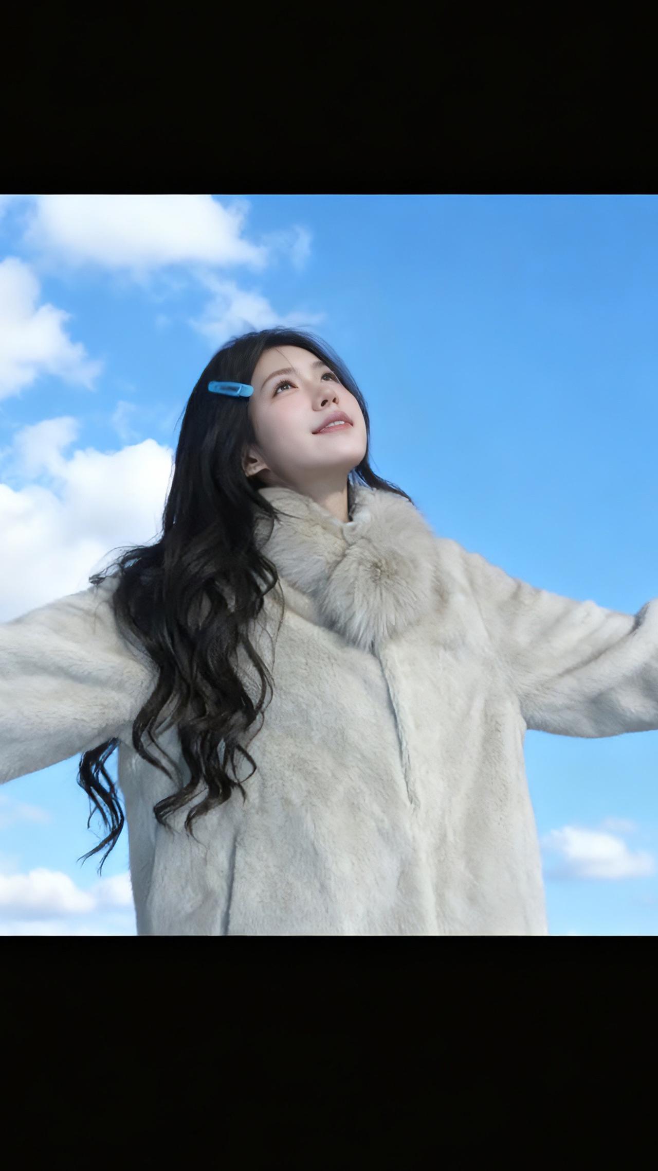 不用费力的精致感，全靠这件浅杏皮草撑起来，冬日穿搭天花板！服装 穿搭服装 冬季必