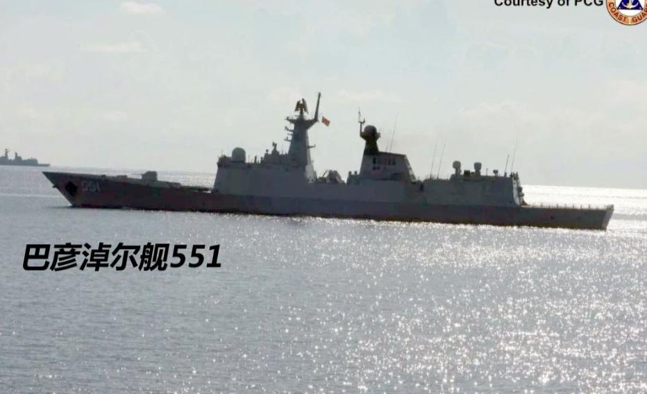 菲律宾人一觉醒来，被解放军三舰堵住国门，兵锋对准首都马尼拉。

这句话很抓眼，但