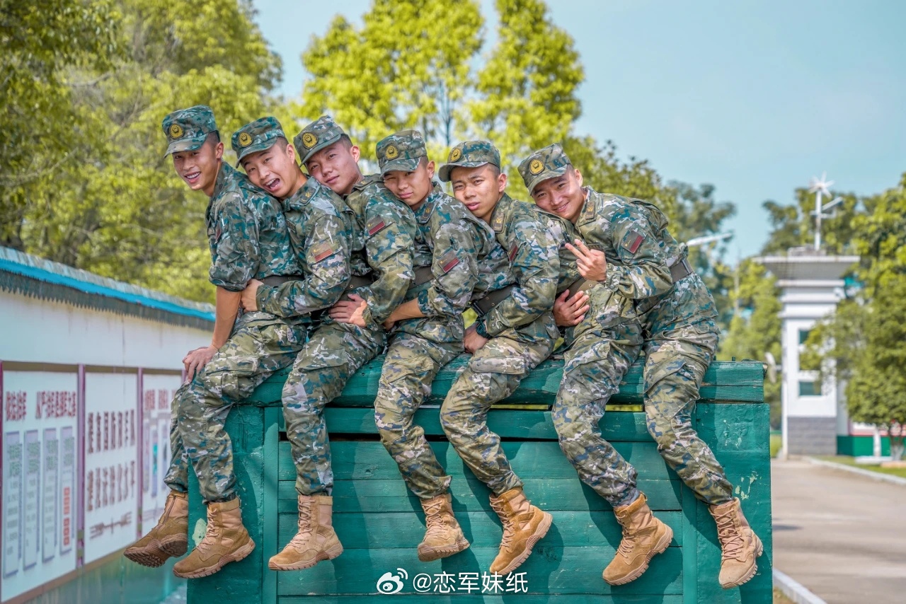 你觉得周末很无聊？来看兵哥的“正确打开方式”#致敬中国军人# ​​​