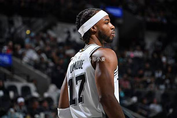 圣安东尼奥马刺官方宣布，球队已经用双向合同签下了锋线球员的伊曼纽尔-米勒（Ema