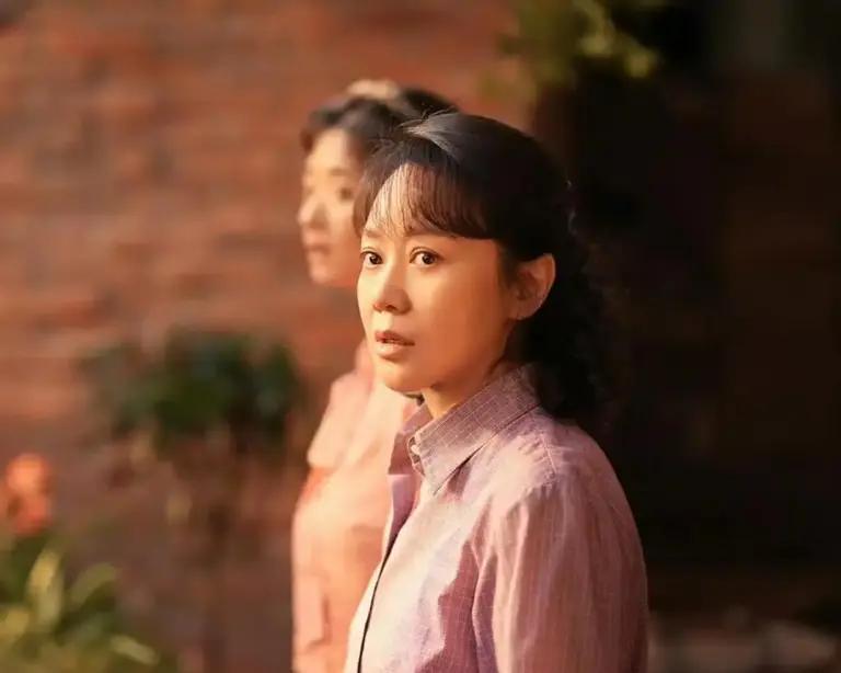 《小巷人家》里的黄玲在婚姻里为什么总是那么憋屈？说白了，就是因为她早早弄丢了“独