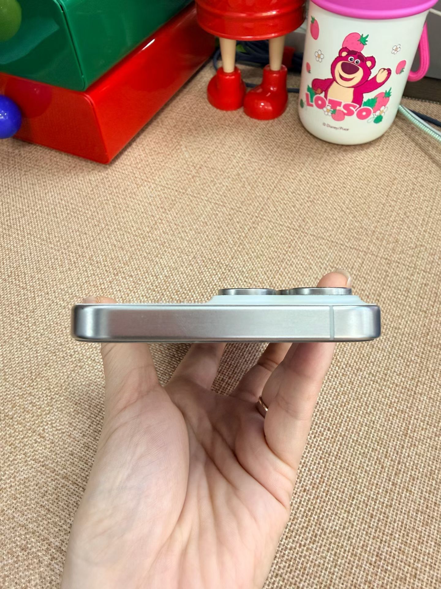 精品二手机苹果15pro max 256G银电池效率90%，国行原机，99新高电