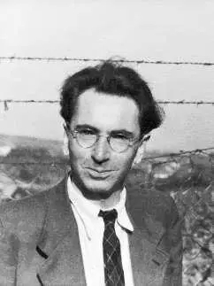 人类的心理运作模式就好似拱门：在即将坍塌的拱门上放一些重物，有时反而能使拱门得到