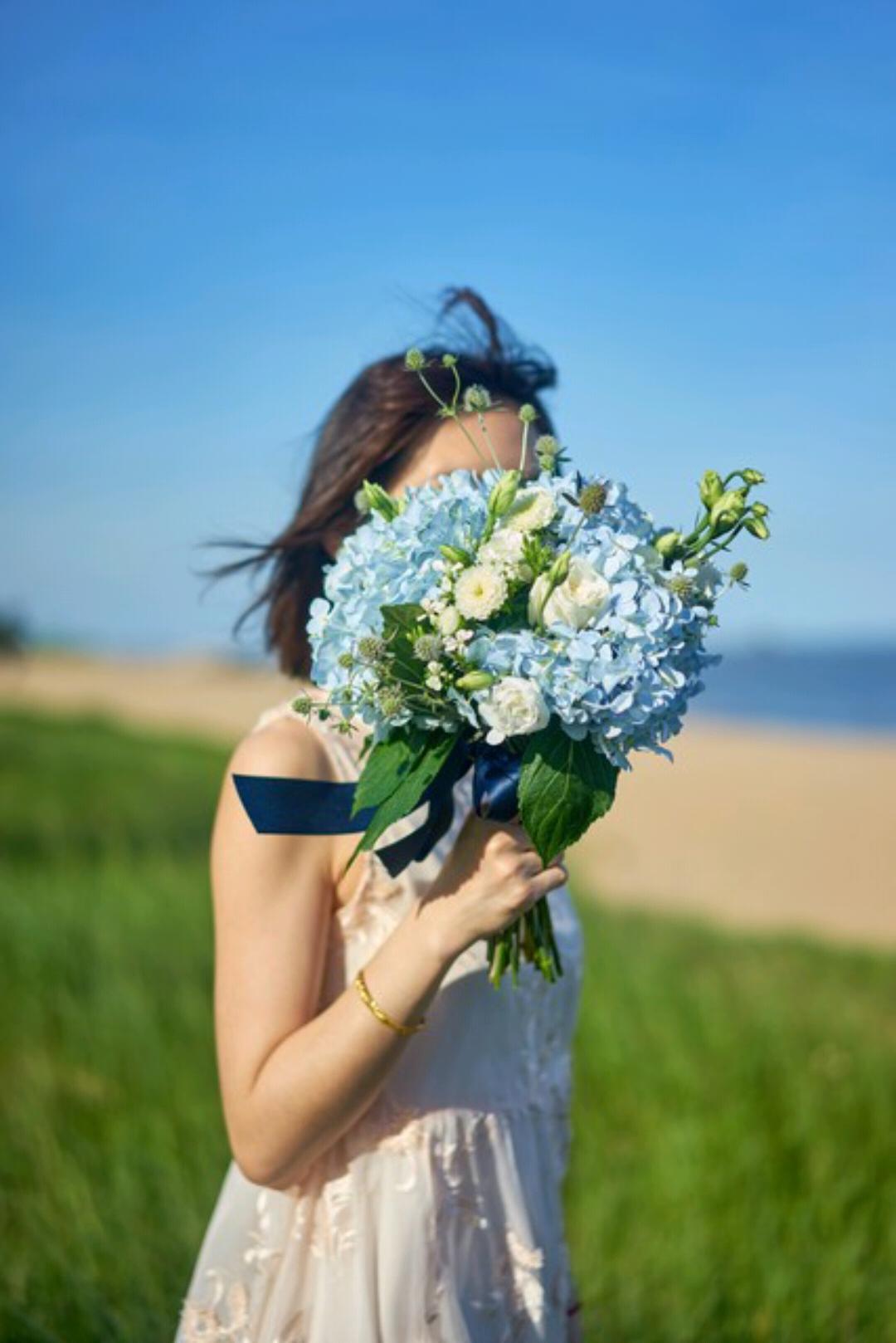 这个世界上谁和你最亲？
永远只有你自己。
孩子是目前最爱你的人，
可他会长大，